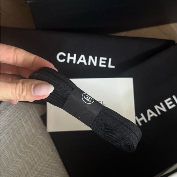 Chanel Weekender Logo lace up CC Sneaker in Black size 38 - Picture 7 of 11